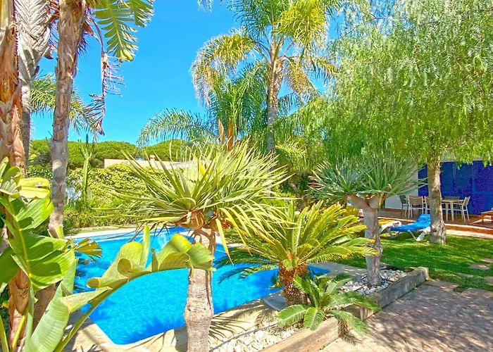 Amura, Solo Familias Y Parejas 別荘 *